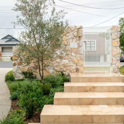 20 Canberra Dr Ashgrove 09